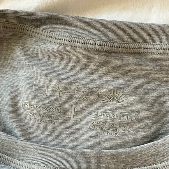 VAL SURF RASH GUARD LARGE - Picture 2 of 2